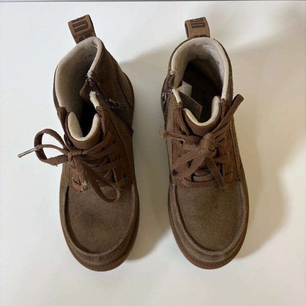 UGG Kids Chelham Moc‎ Toe Clima Moda Suede Lug Sole Boots Size 2 Brown Unisex